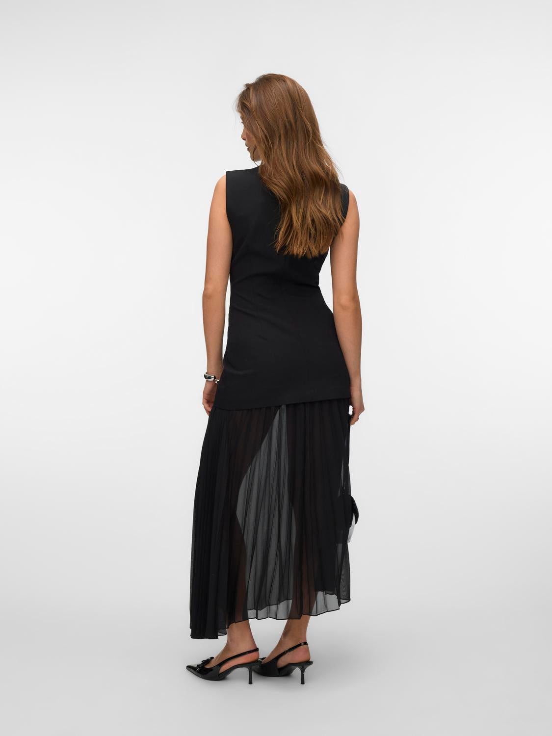 model_shot-back